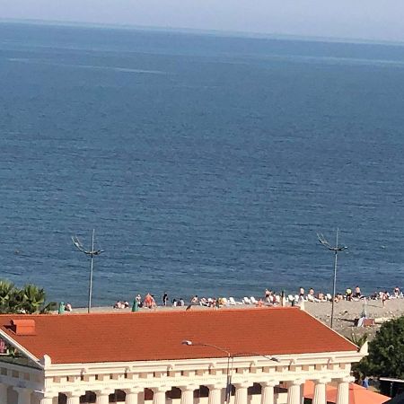Apartment Sea Tower Khimshiashvili 15 Batumi Esterno foto